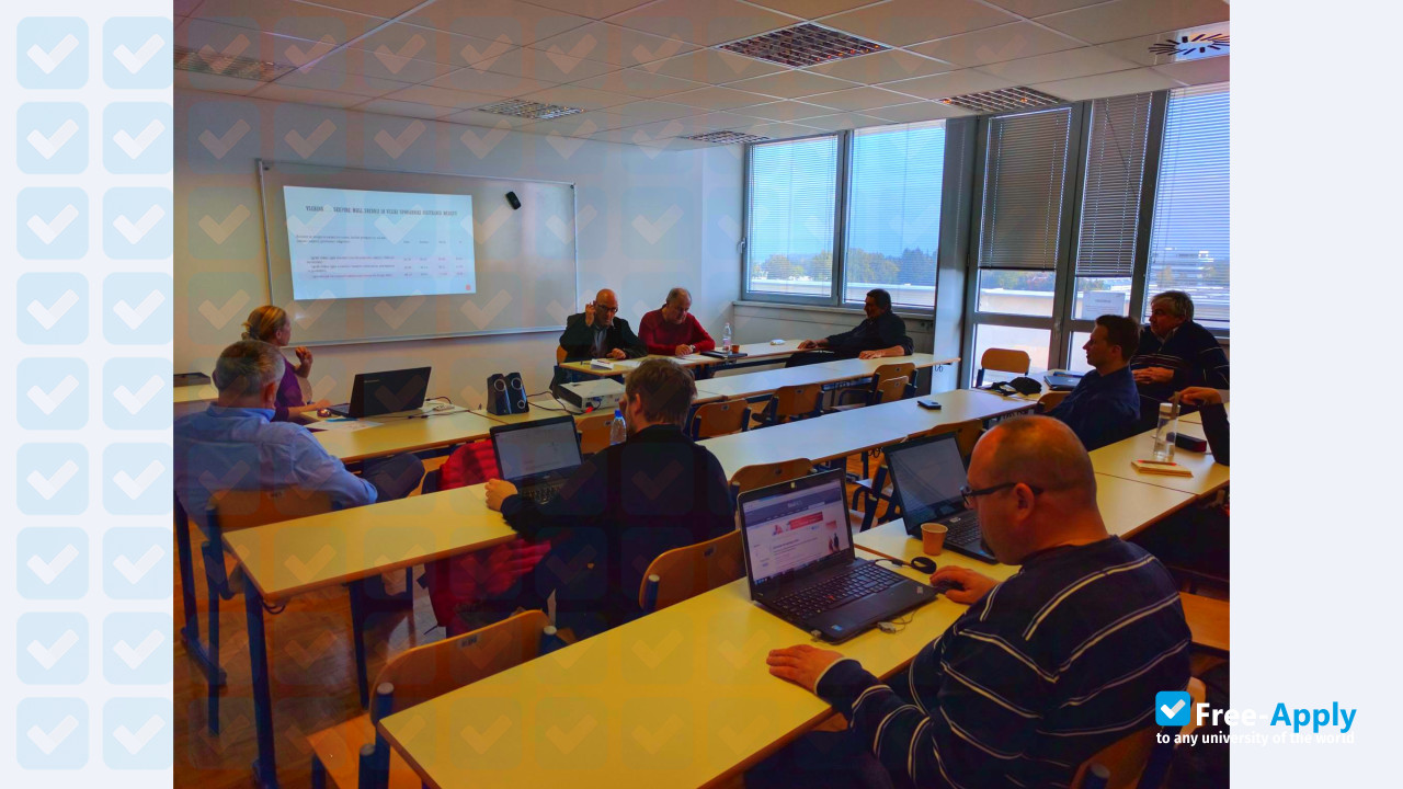 Photo de l’Faculty of Applied Social Studies #21