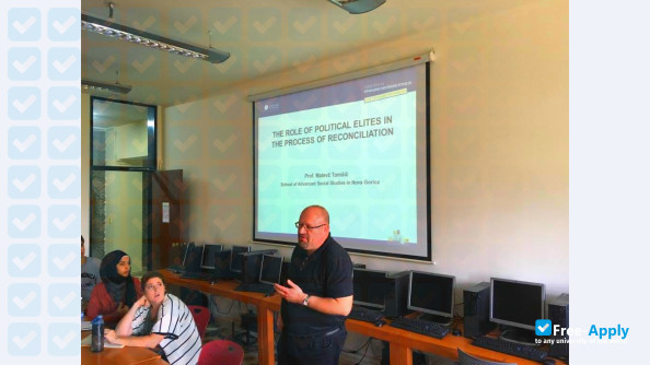 Photo de l’Faculty of Applied Social Studies #12
