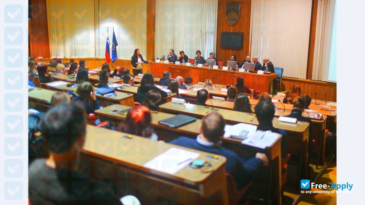 Photo de l’Faculty of Applied Social Studies #17