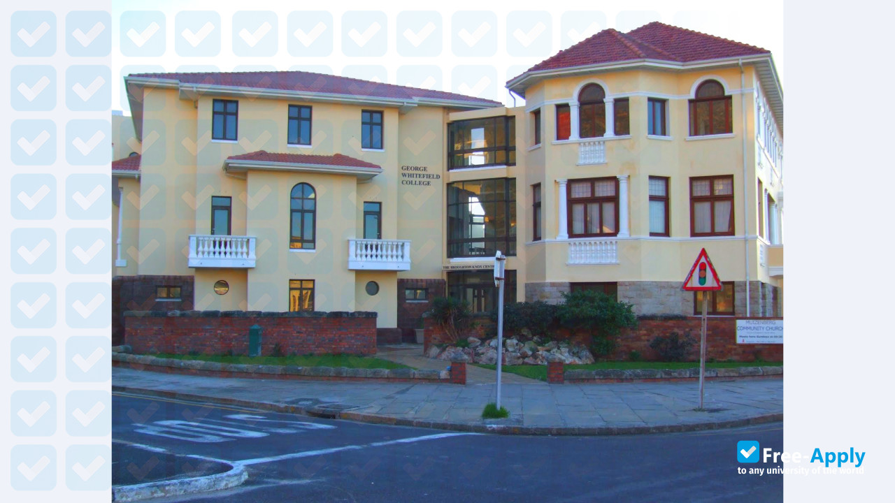Foto de la George Whitefield College #4