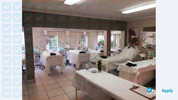 Foto de la Madge Wallace International College of Skin Care and Body Therapy #6