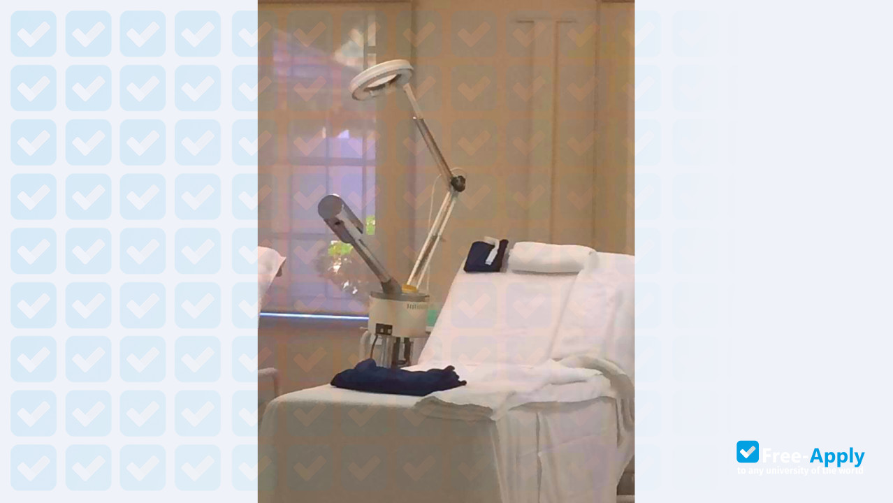 Foto de la Madge Wallace International College of Skin Care and Body Therapy #3
