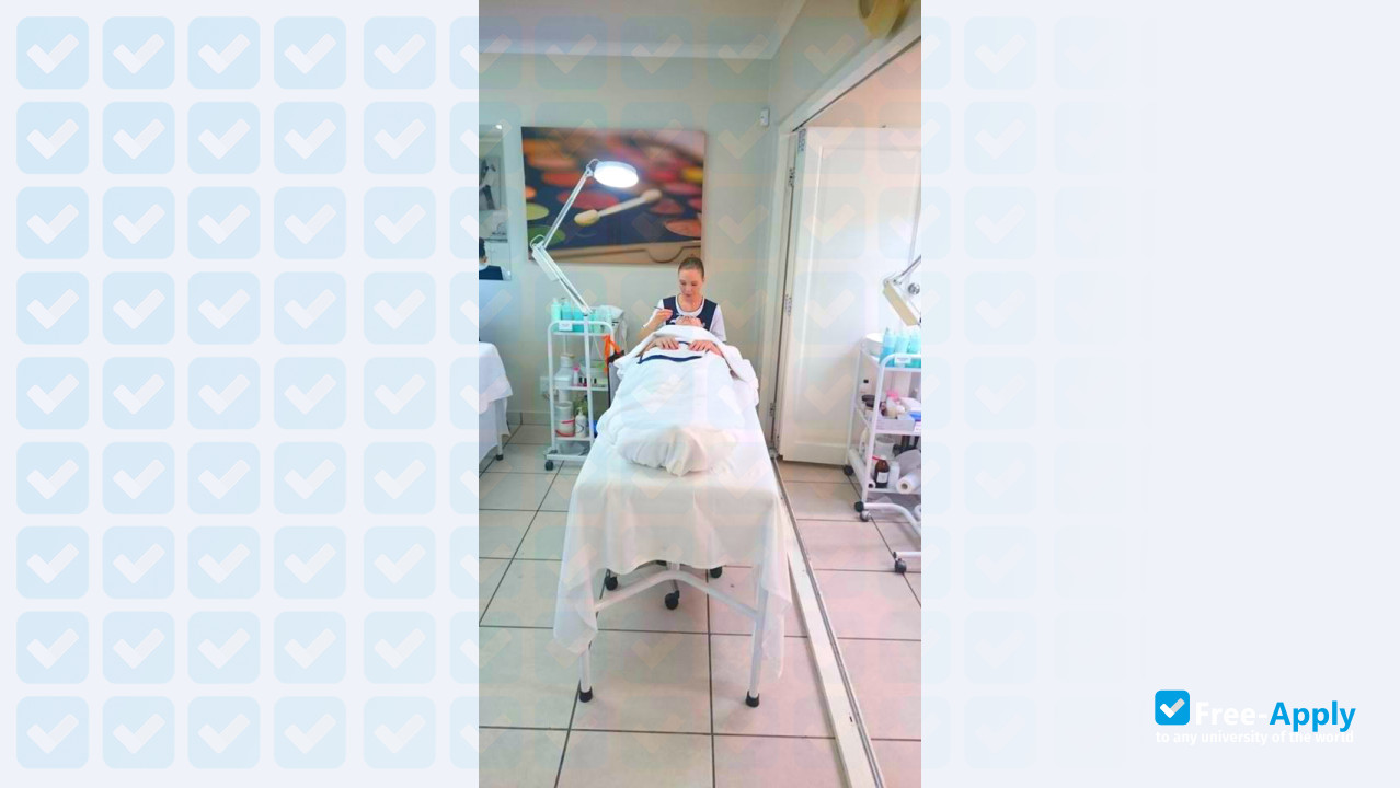 Foto de la Madge Wallace International College of Skin Care and Body Therapy #5