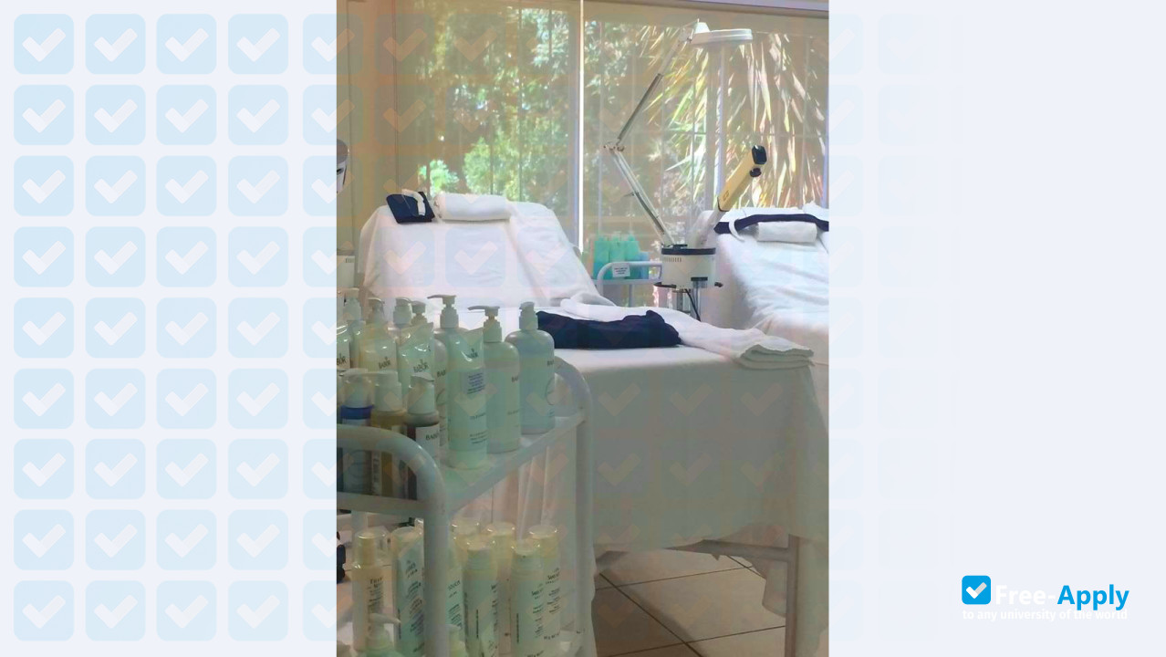 Foto de la Madge Wallace International College of Skin Care and Body Therapy #4