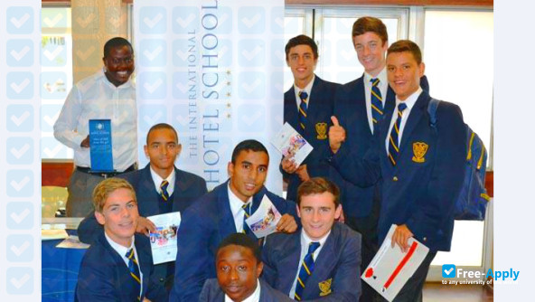 Foto de la International Hotel School #3