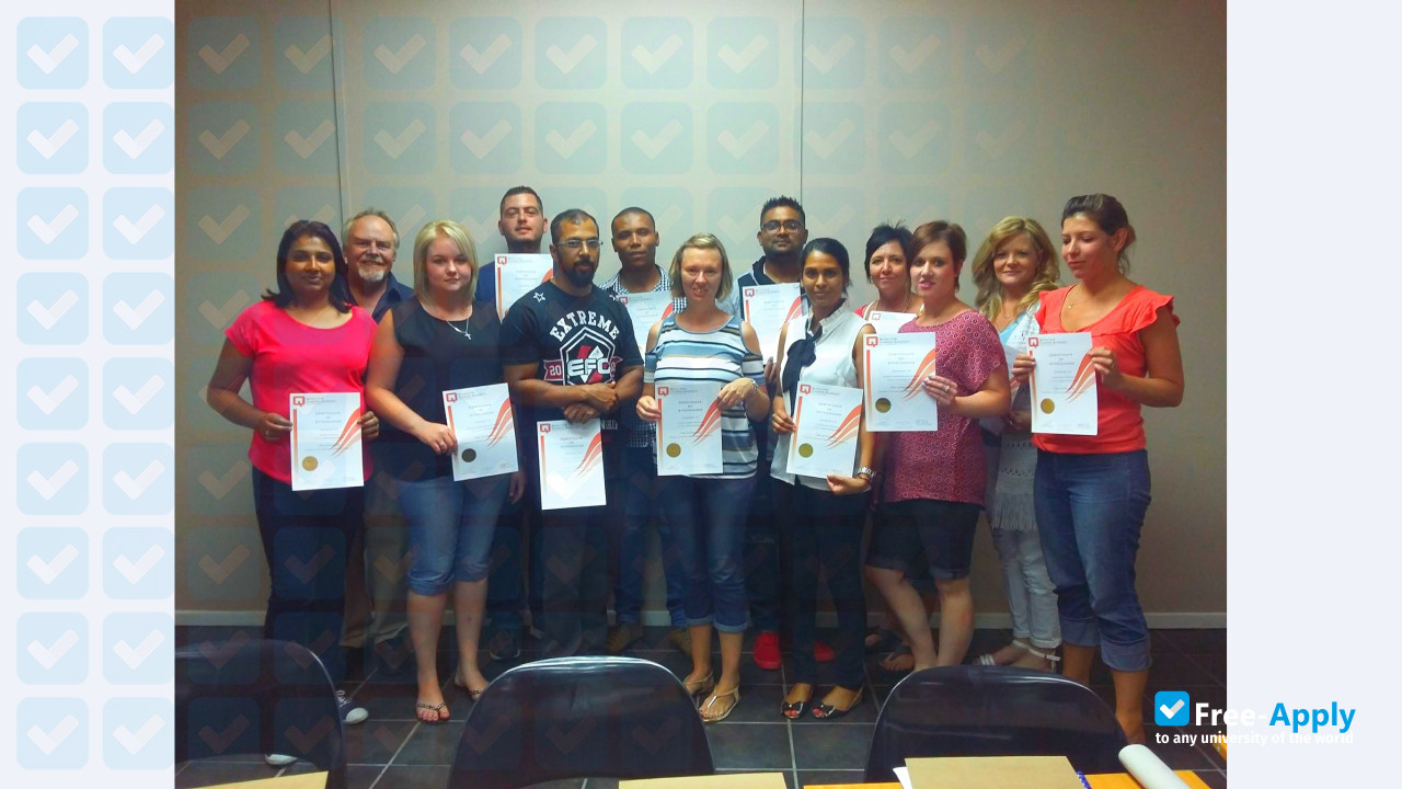 Foto de la Qualitas Career Academy #12