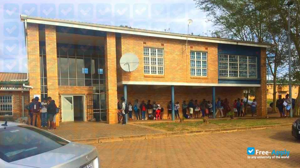 Foto de la Esayidi TVET College #3