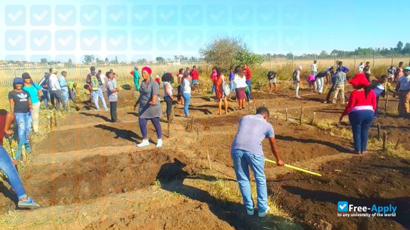 Foto de la Esayidi TVET College #7