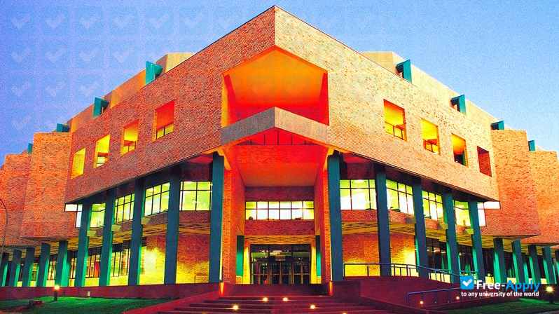 Foto de la Central University of Technology #3