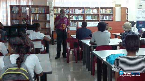 Foto de la Oval Education International #4