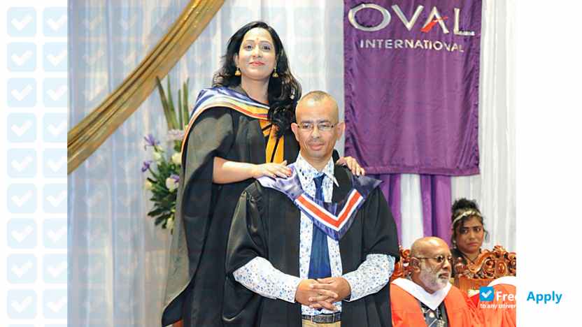 Foto de la Oval Education International #3