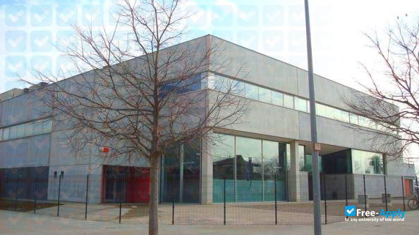 Foto de la Social School of Sport and Health School Garbi #5