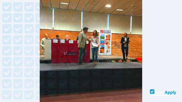 Foto de la Social School of Sport and Health School Garbi #6