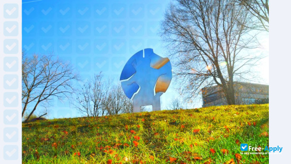 Foto de la The School of Engineering at San Sebastián (TECNUN) #13