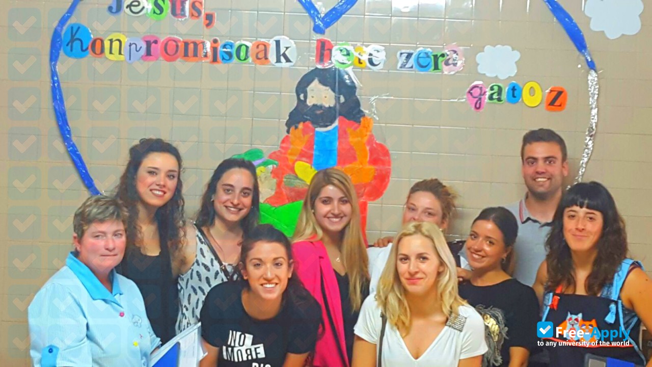 Foto de la Begoñako School of Education Andra Mari #2