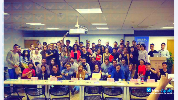 Photo de l’ESIC School of Business and Marketing Management #2