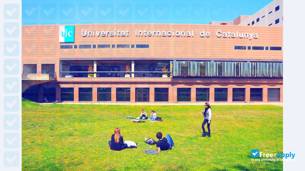 Foto de la International University of Catalonia #11