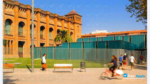 Pompeu Fabra University photo #6