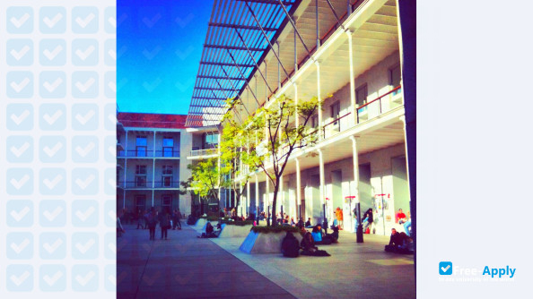 Pompeu Fabra University фотография №3