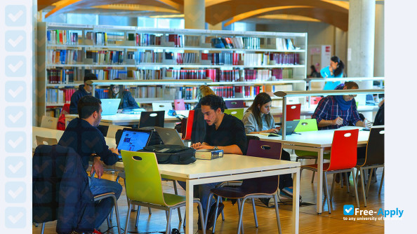 Foto de la University of Madrid #7