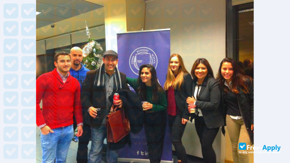 CESMA Business School photo #3