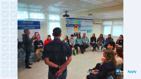 Photo de l’CESTE International Business School #3