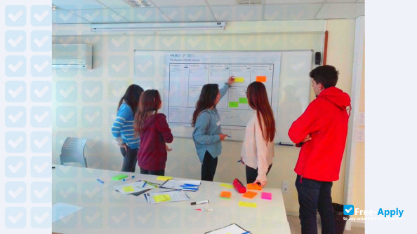 Photo de l’CESTE International Business School #11