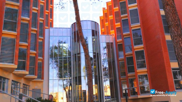 Foto de la College of Financial Studies #6