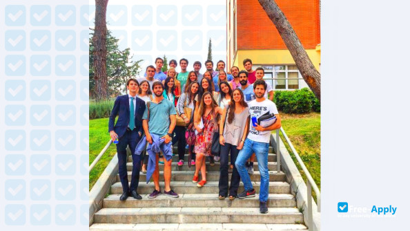 Foto de la College of Financial Studies #8