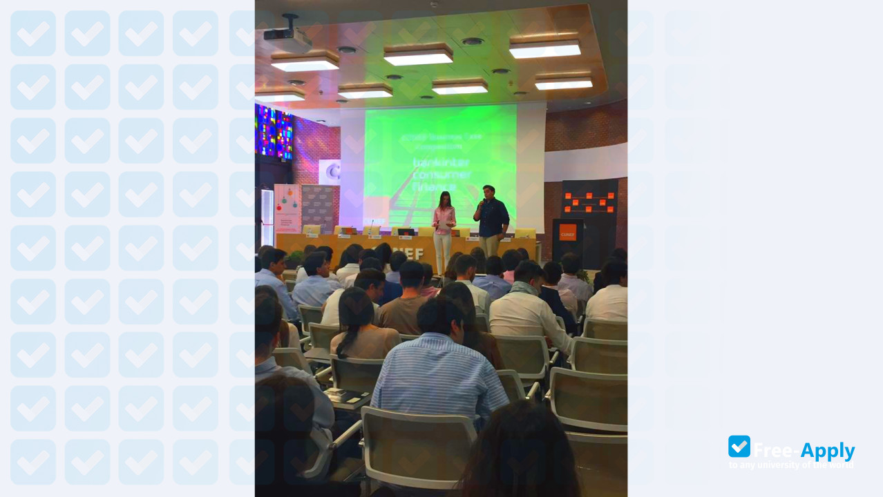Foto de la College of Financial Studies #9