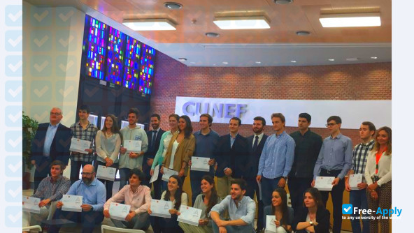 Foto de la College of Financial Studies #10