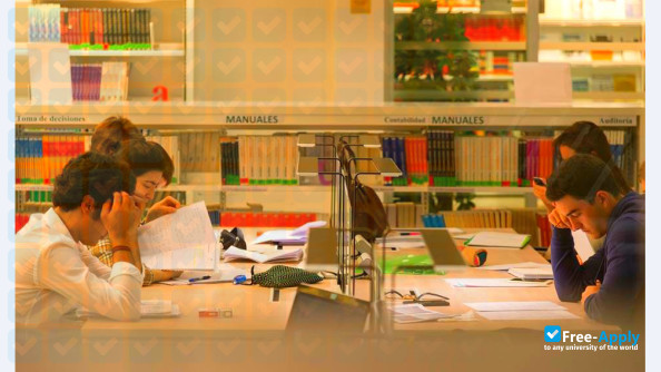 Foto de la College of Financial Studies #7