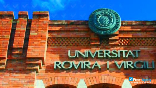Photo de l’Rovira i Virgili University #11