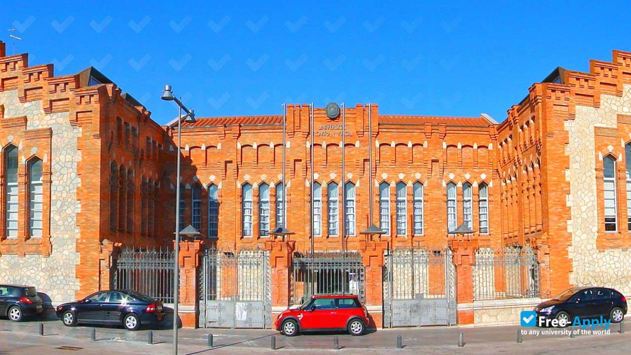 Photo de l’Rovira i Virgili University #12