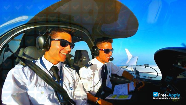 Photo de l’Center of Higher Studies of Aviation #2