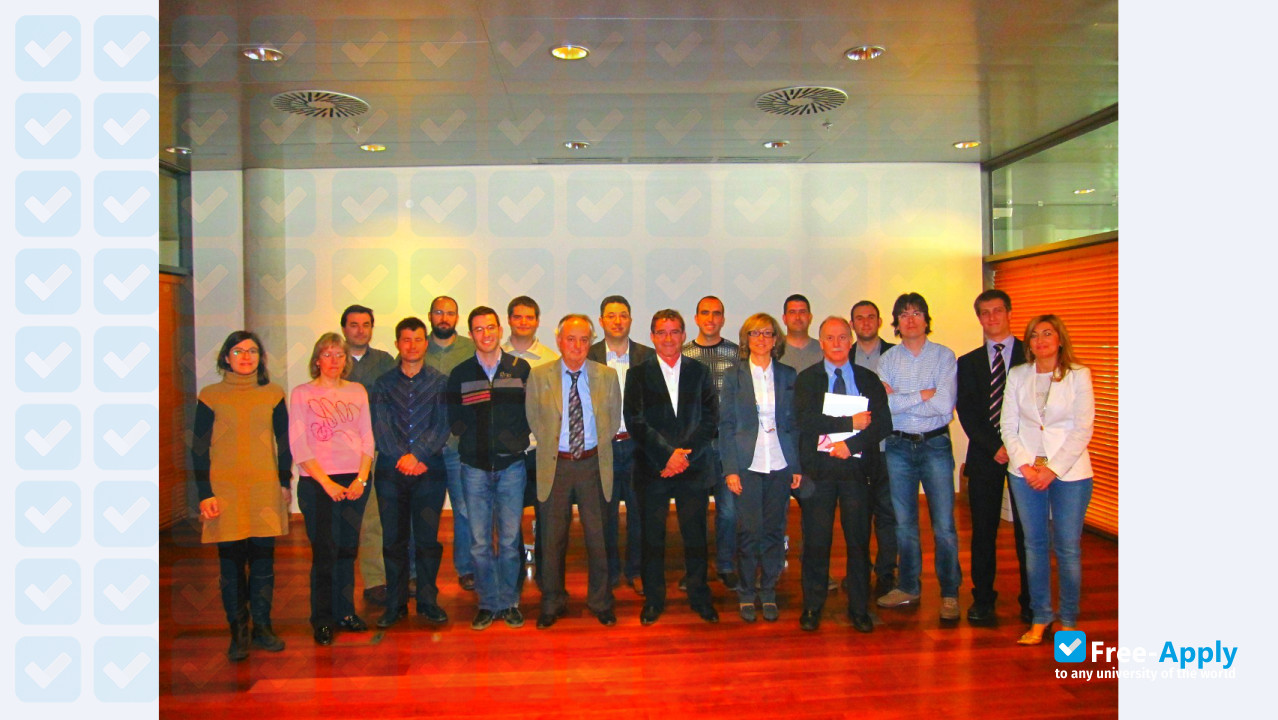 Foto de la EUNCET BUSINESS SCHOOL #3