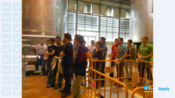 Foto de la EUNCET BUSINESS SCHOOL #2