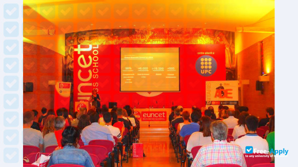 Foto de la EUNCET BUSINESS SCHOOL #5