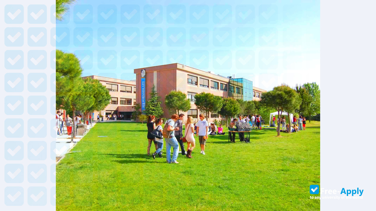 Foto de la Francisco de Vitoria University #7