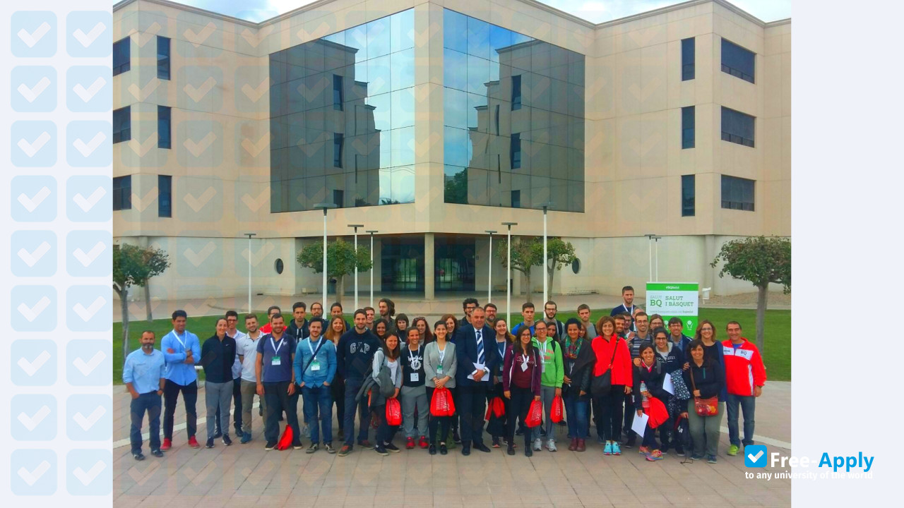 Photo de l’Gimbernat University Schools #4