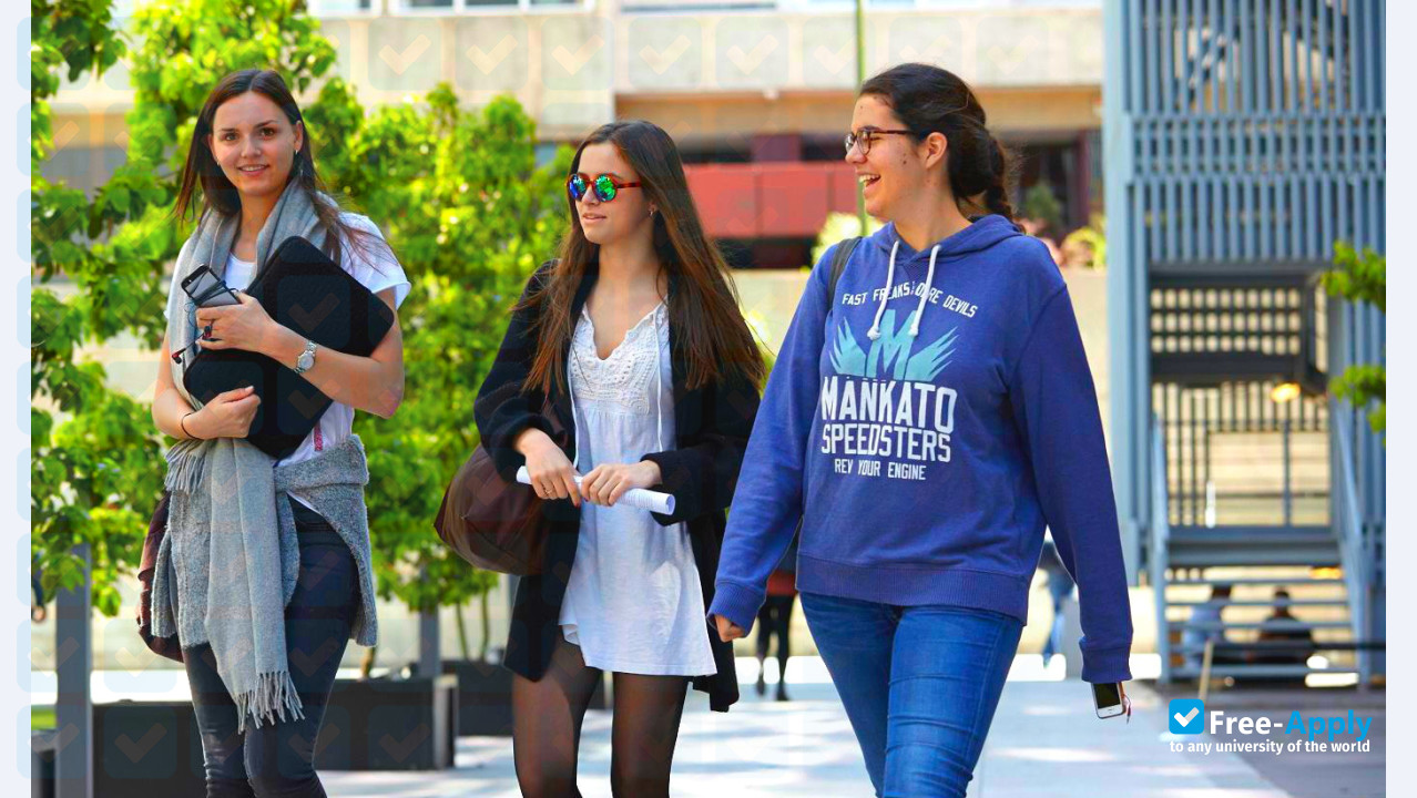 Photo de l’IE University #13