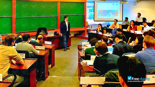 IESE Business School Universidad de Navarra photo #6