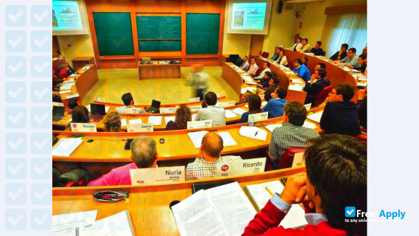 IESE Business School Universidad de Navarra photo #4