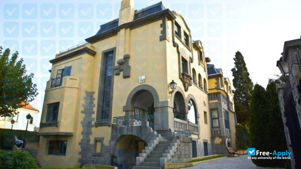 Institute of Business School photo
