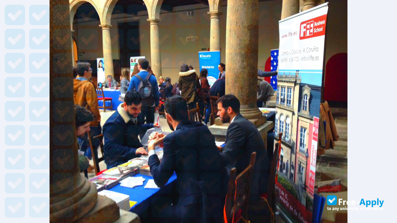 Foto de la IFFE Business School #18
