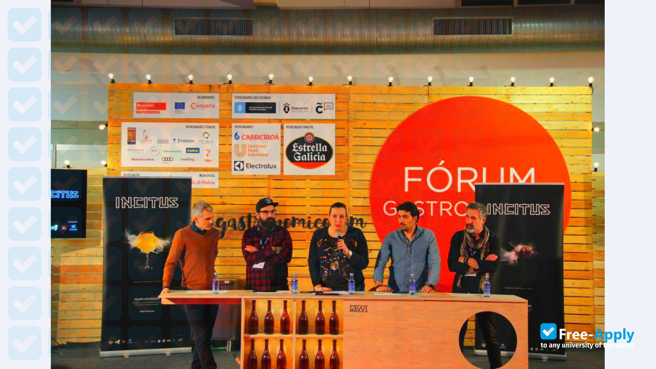 Foto de la IFFE Business School #9