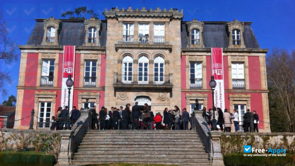 Foto de la IFFE Business School #17