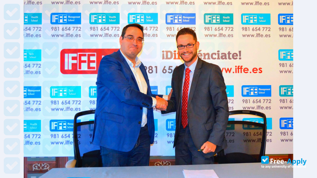 Foto de la IFFE Business School #5