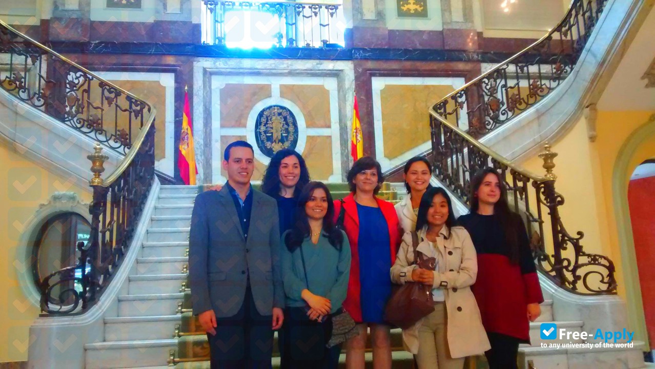Foto de la International Center for Financial Education #5