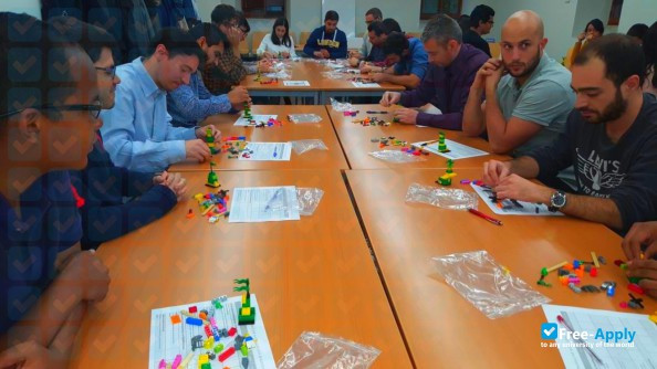 Foto de la International Center for Financial Education #3